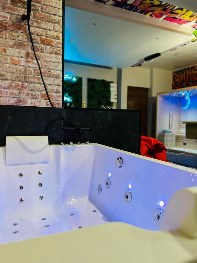 Capsule Street Art - Sauna- Jacuzzi - Playstation 5 - Billard - Netflix - Home Cinema - Terrasse Дуе Екстер'єр фото